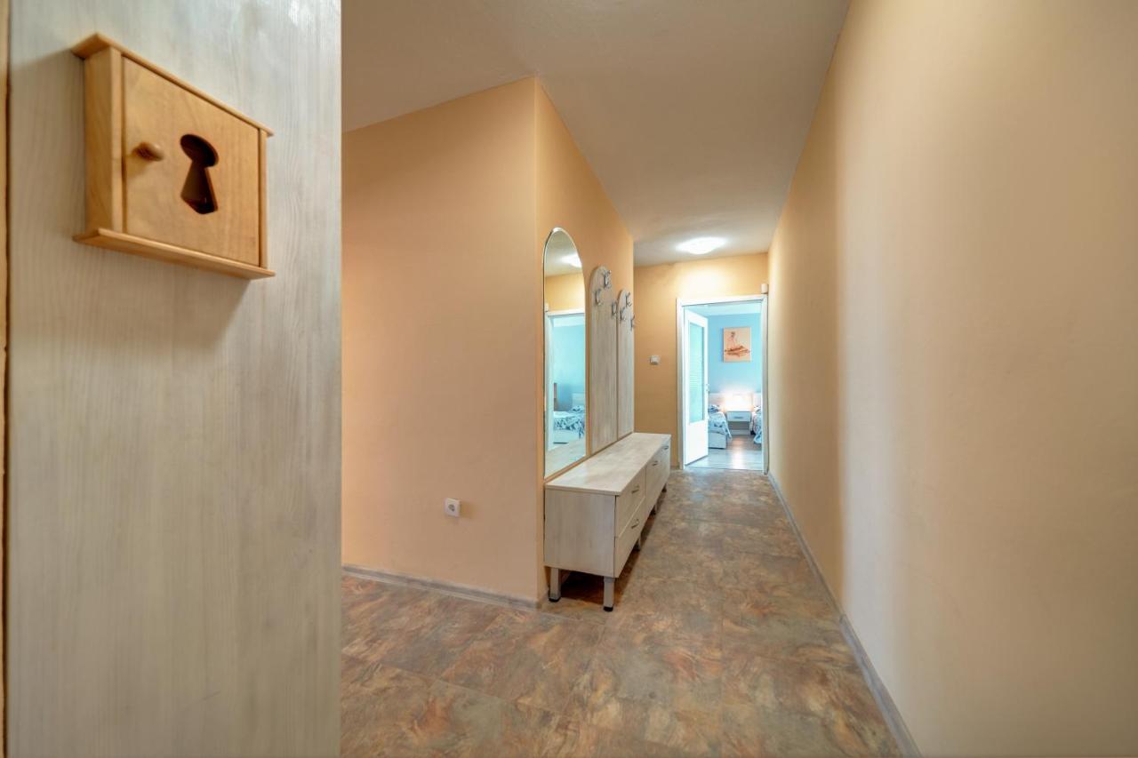Daisy - 3 Room And Kitchen Apartment In Lazur Burgas City Exteriér fotografie